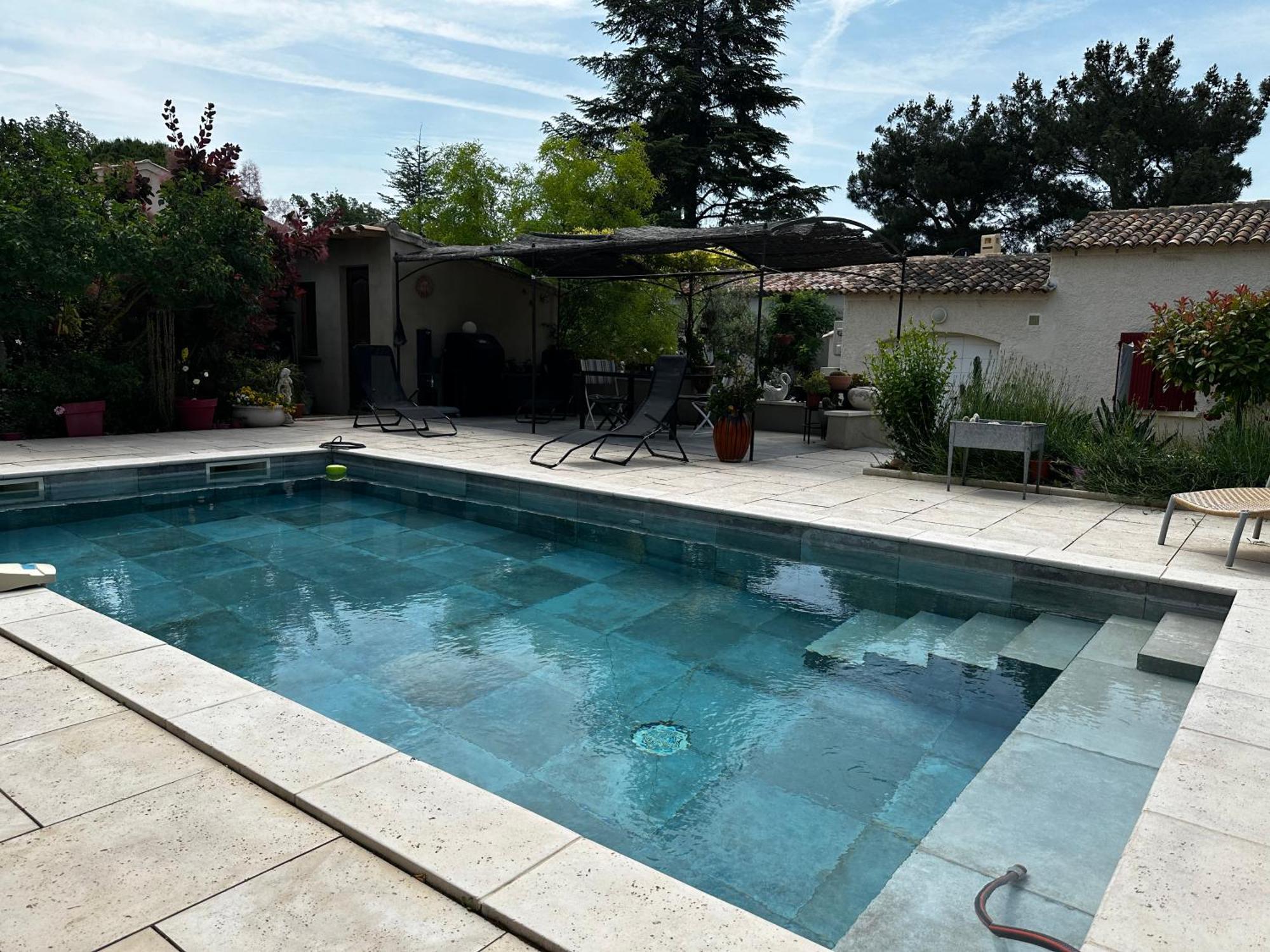 Hotel Le Refuge Des Oiseaux à Lourmarin Extérieur photo